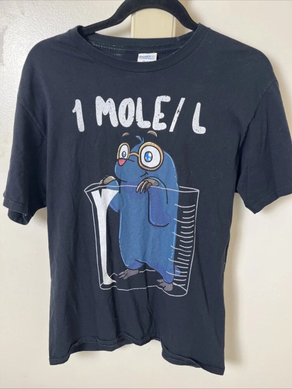 Funny Chemistry 1 Mole/L Graphic Tee Men's Medium Science Nerd Shirt